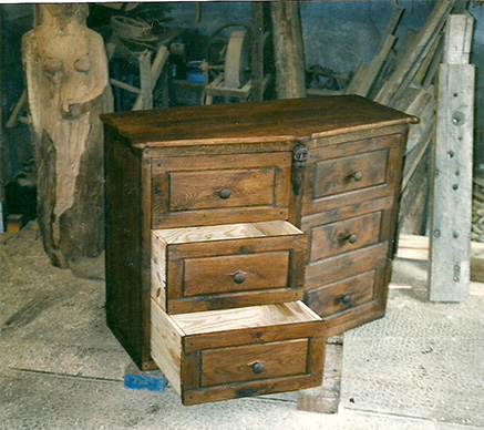 Commode en chêne massif